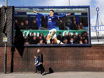 Why are Premier League clubs s...